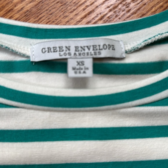 Green Envelope Women’s green and white striped puff sleeve top size XS - Picture 5 of 5